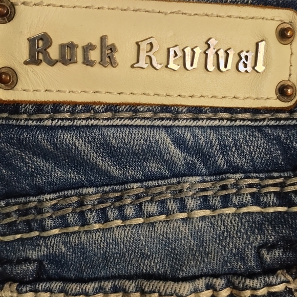 Rock Revival Women's Blue Embroidered Crop Jeans Size 26 - Picture 9 of 11